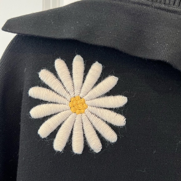 Sandro Paris Daisy Sweater NWT size “3” equivalent to a medium-large - Picture 3 of 5